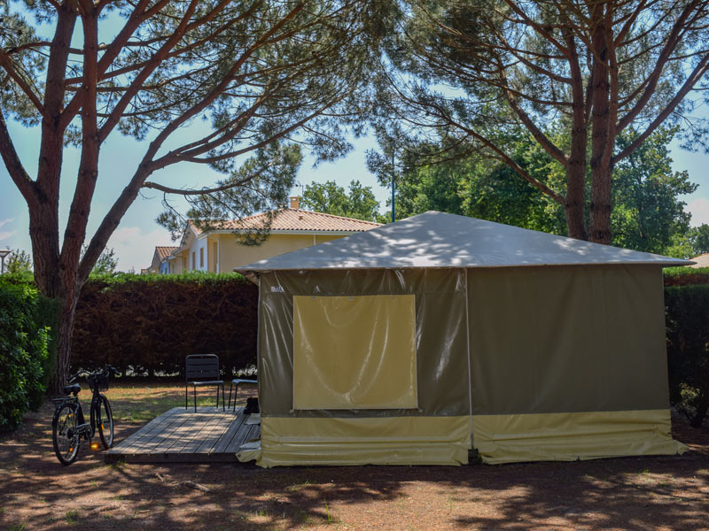Bungalow toilé 16m² – 4 pers